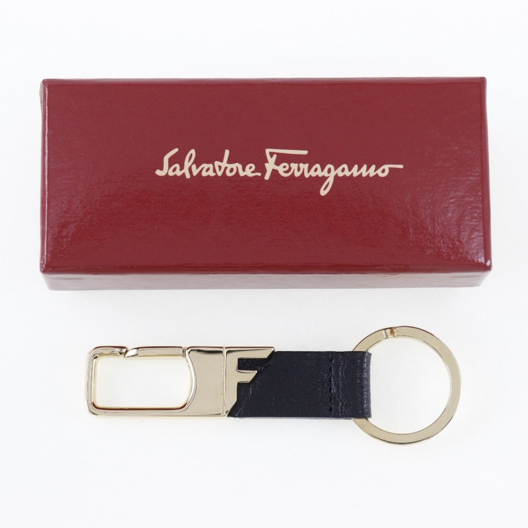 Salvatore Ferragamo(サルヴァトーレフェラガモ)の【Salvatore Ferragamo】サルヴァトーレフェラガモ 金メッキ×レザー ユニセックス キーホルダー レディースのファッション小物(キーホルダー)の商品写真