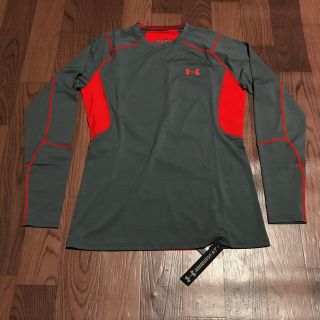 アンダーアーマー(UNDER ARMOUR)のアンダーアーマー LG グレー フィッティドLS MFT7523 長袖 インナー(Tシャツ/カットソー(七分/長袖))