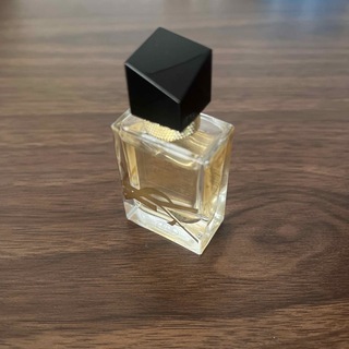 イヴサンローラン(Yves Saint Laurent)のリブレ　オーデパルファム 7.5ml(香水(女性用))