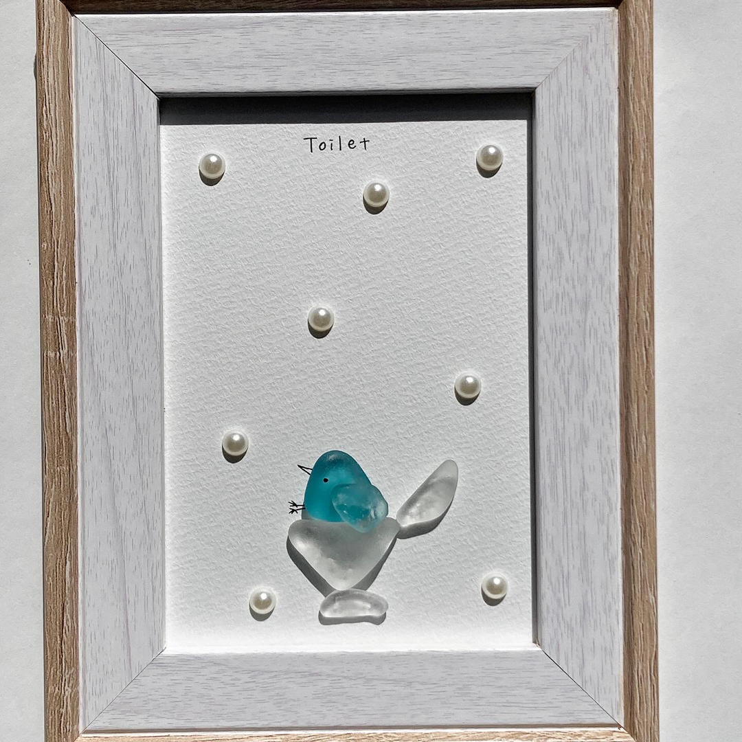 シーグラスアート 小鳥 トイレット 北欧雑貨 プレゼント インコ ハンドメイドのインテリア/家具(アート/写真)の商品写真