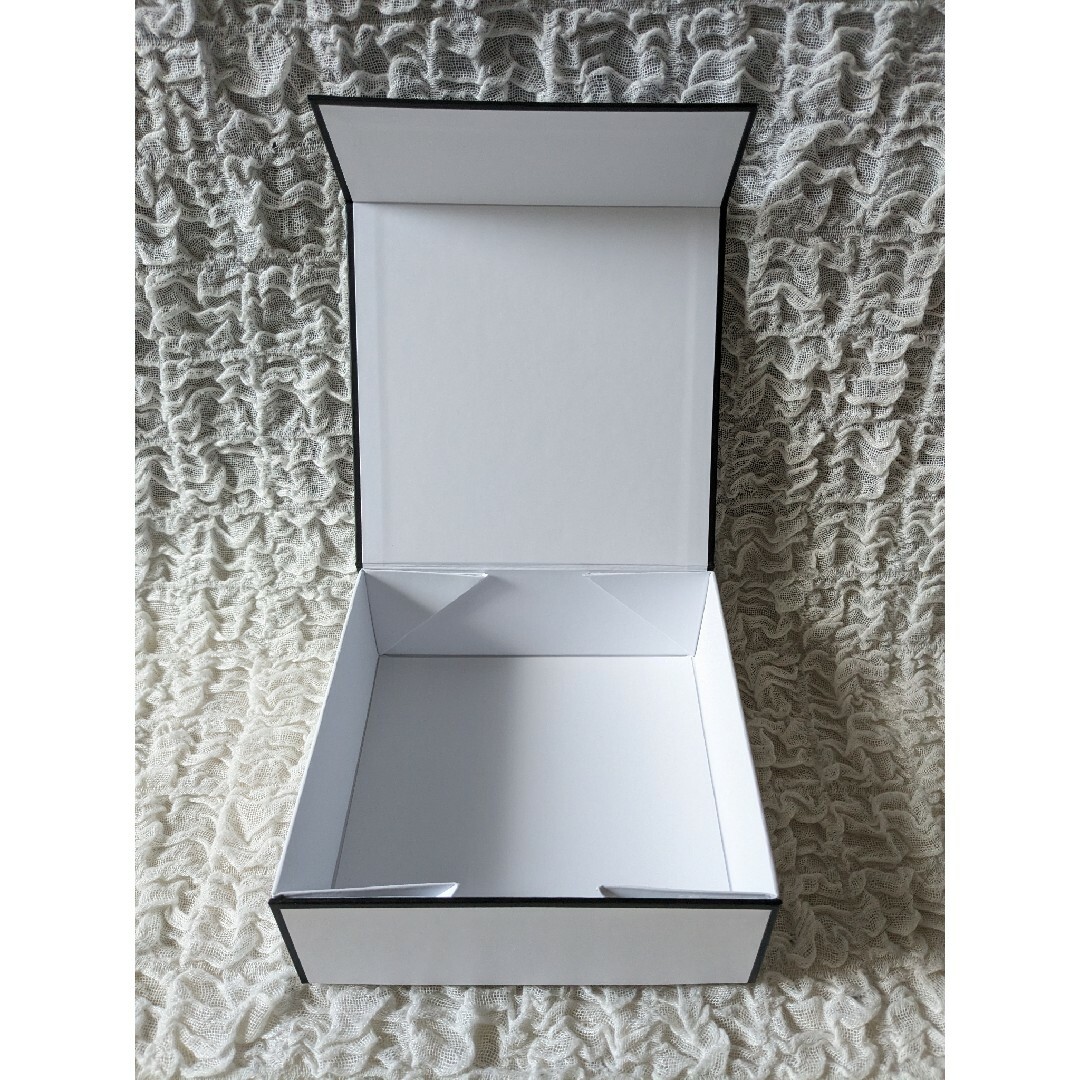 CHANEL - CHANEL シャネル□マグネット開閉 白 箱&リボンの通販 CHANEL - CHANEL シャネル□マグネット開閉 白 箱&リボンの通販