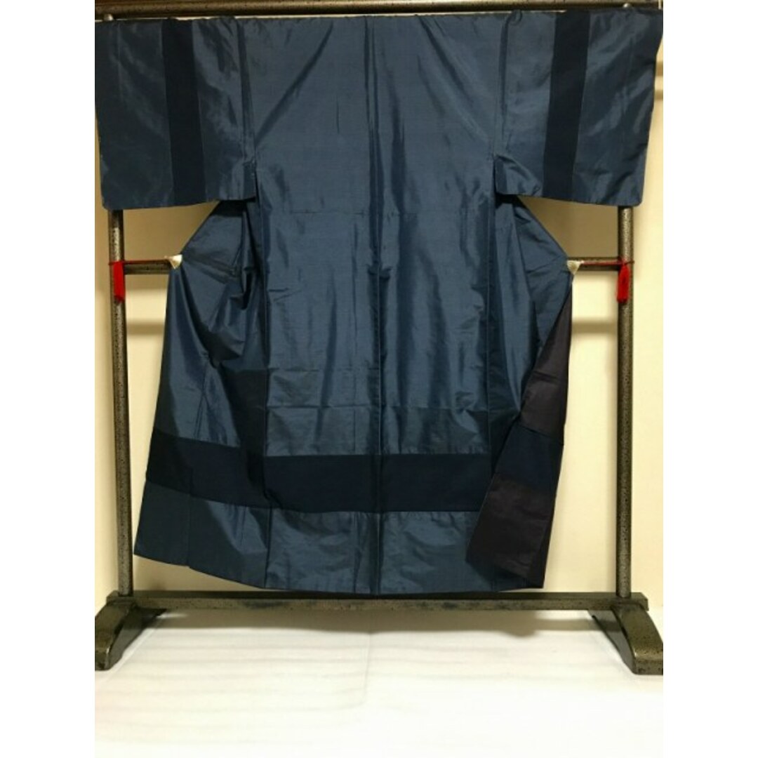 中古 紬 リメイク男物 正絹 濃紺地に蚊絣文様 袷着物 裄72 Lサイズ 福服特製 あすつく シーズン冬 メンズの水着/浴衣(着物)の商品写真