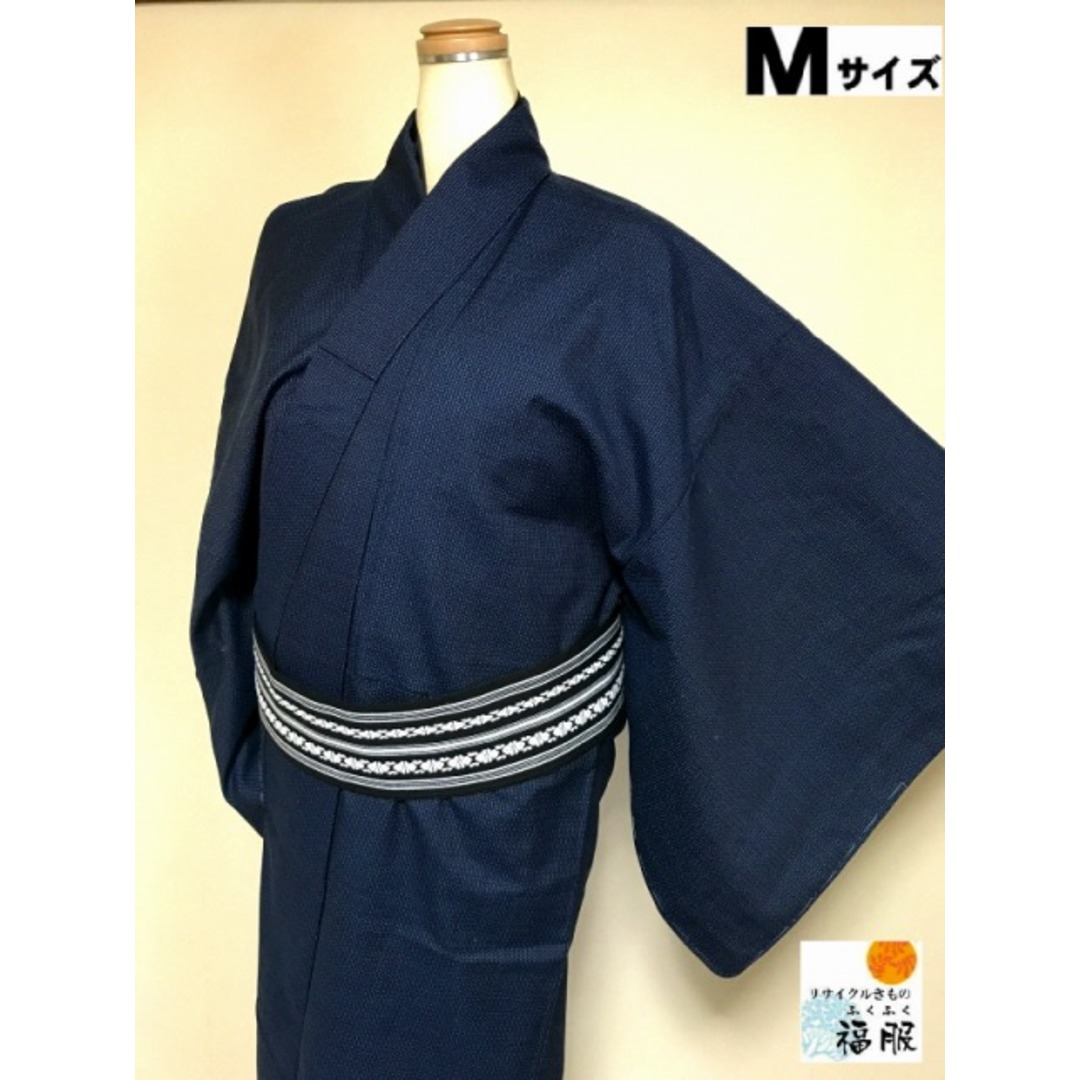 【中古】ウール 男物 濃紺地に蚊絣文様 単衣 裄70cm Mサイズ メンズの水着/浴衣(着物)の商品写真