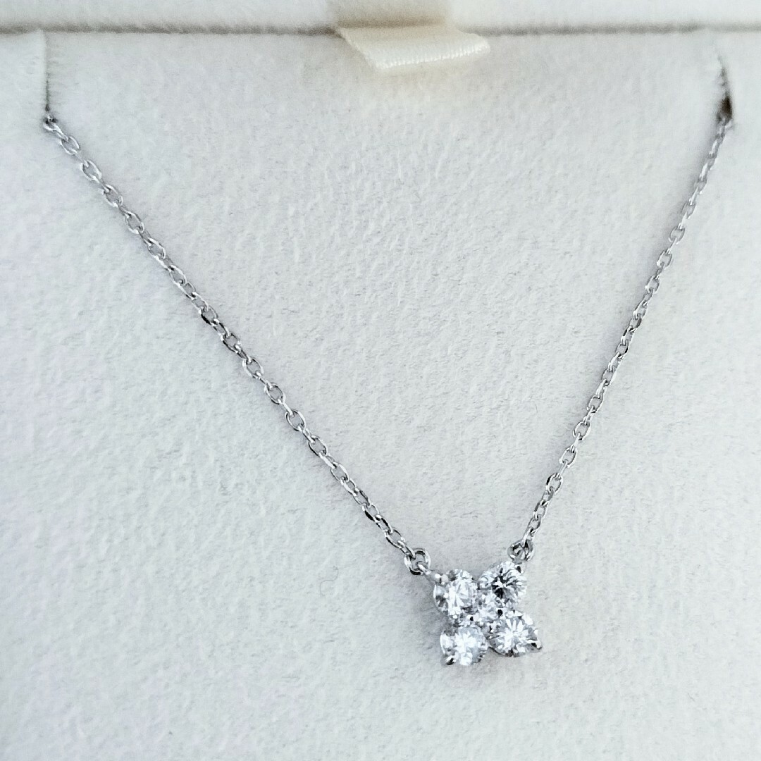 Vendome Aoyama(ヴァンドームアオヤマ)のヴァンドーム青山 ダイヤモンド カローラ ネックレス Pt950 0.27ct レディースのアクセサリー(ネックレス)の商品写真