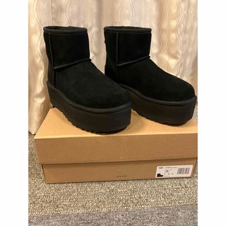 美品✩.*˚UGG ジャリーンレースアップブーツ ブラック 24.5