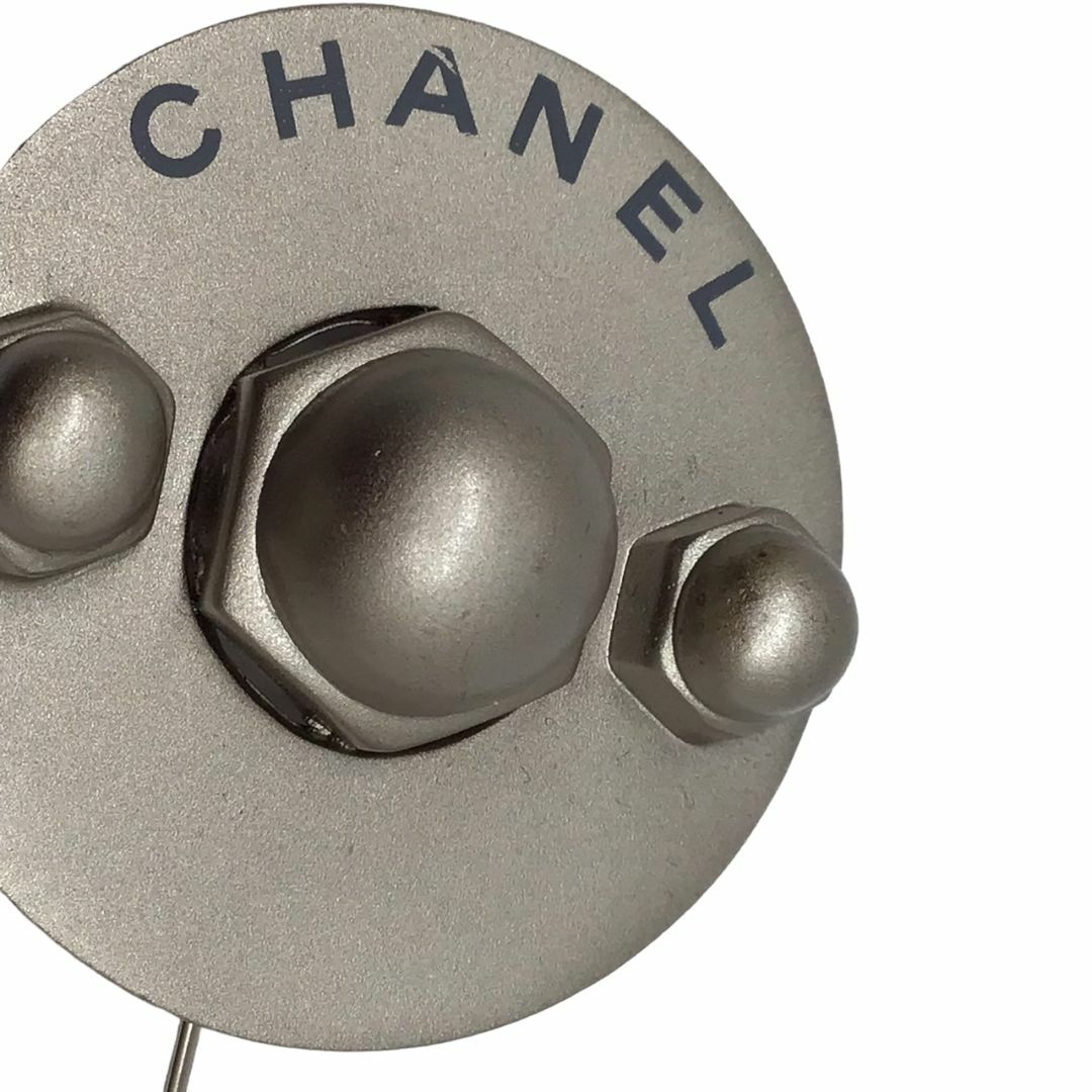 CHANEL - CHANEL シャネル ブローチ ナットモチーフ 99P シルバー