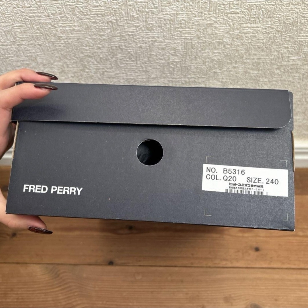 FRED PERRY(フレッドペリー)のFRED PERRY エンブレム付きローファー レディースの靴/シューズ(ローファー/革靴)の商品写真