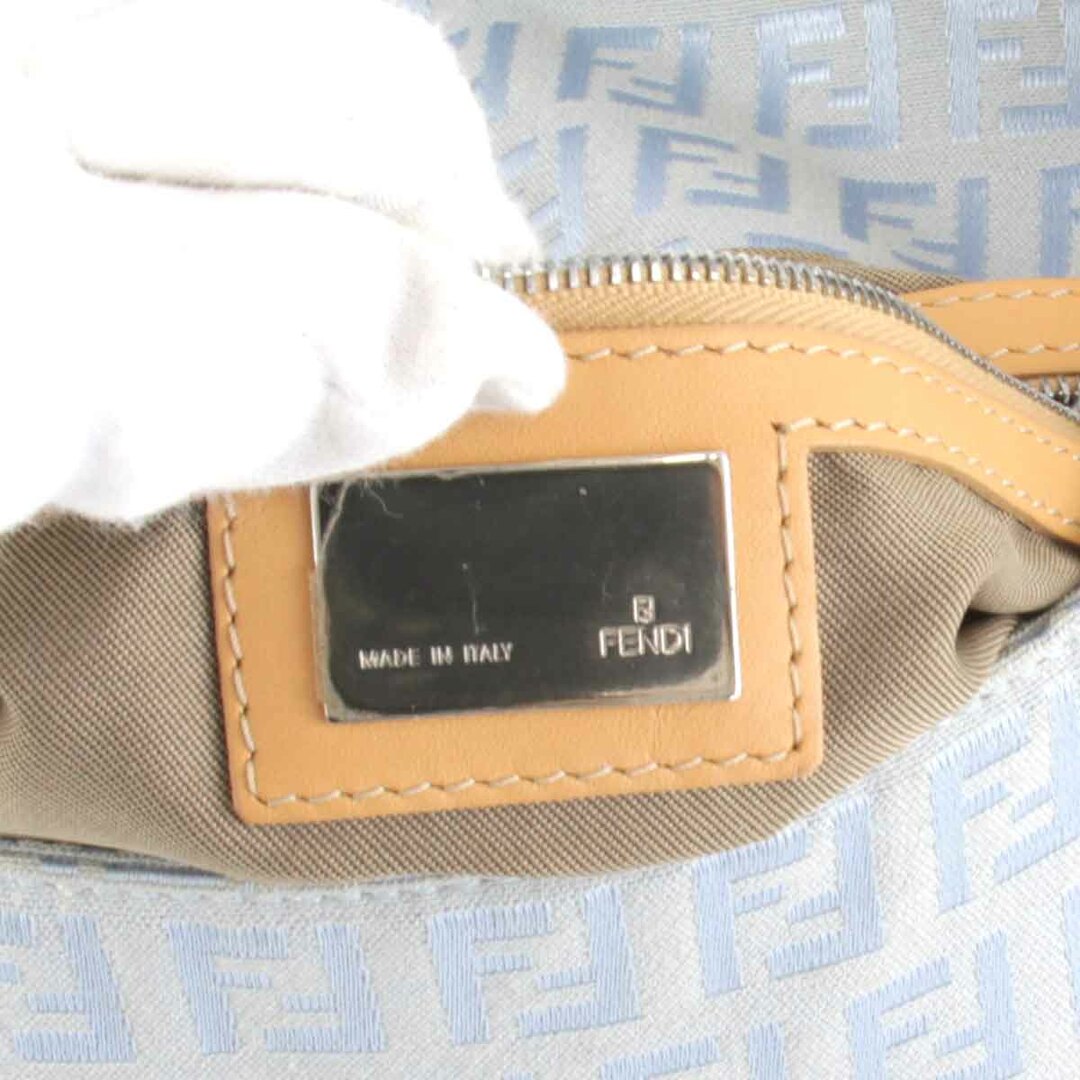 FENDI(フェンディ)の『USED』 FENDI フェンディ ズッカ ショルダーバッグ キャンバス/レザー  ライトブルー【中古】 レディースのバッグ(ショルダーバッグ)の商品写真