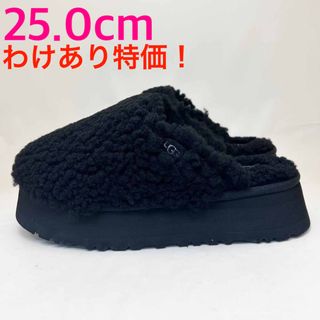 アグ(UGG)の新品 わけあり UGG 厚底サンダル 1133171 ブラック 25.0cm(サンダル)