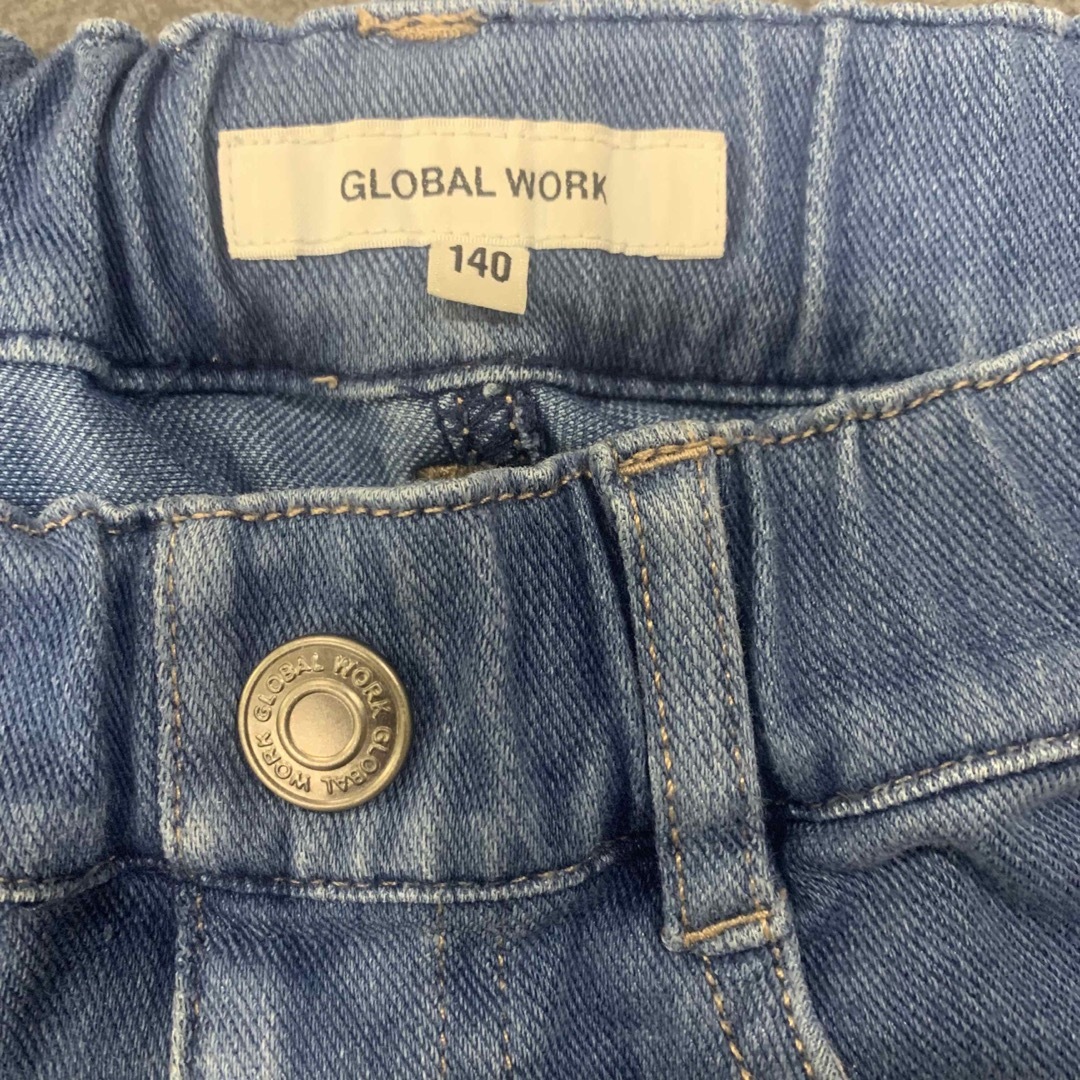 GLOBAL WORK(グローバルワーク)のグローバルワーク　140 長ズボン　デニム　パンツ キッズ/ベビー/マタニティのキッズ服女の子用(90cm~)(パンツ/スパッツ)の商品写真