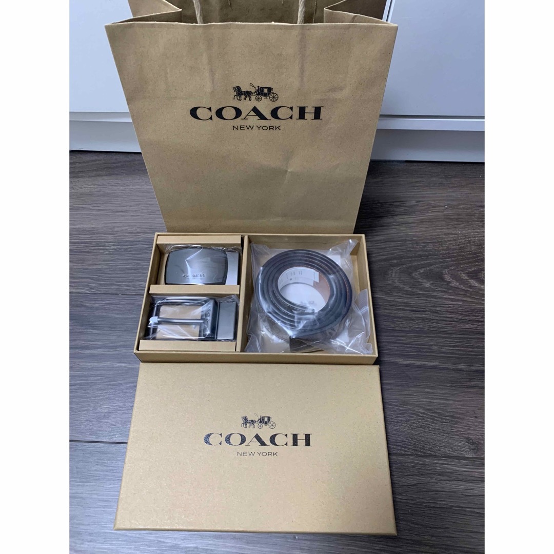 COACH(コーチ)の新品未使用　ショッパー付　コーチ　coach ベルト　リバーシブル　プレゼントに メンズのファッション小物(ベルト)の商品写真