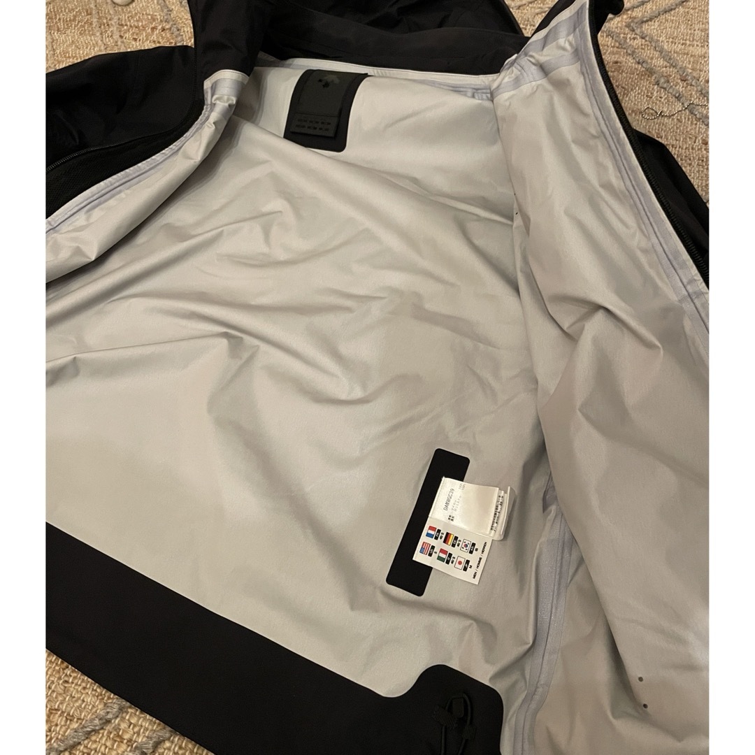 DESCENTE ALLTERRAIN(デサントオルテライン)のデサント　オルテライン　クレアス　M ブラック メンズのジャケット/アウター(マウンテンパーカー)の商品写真