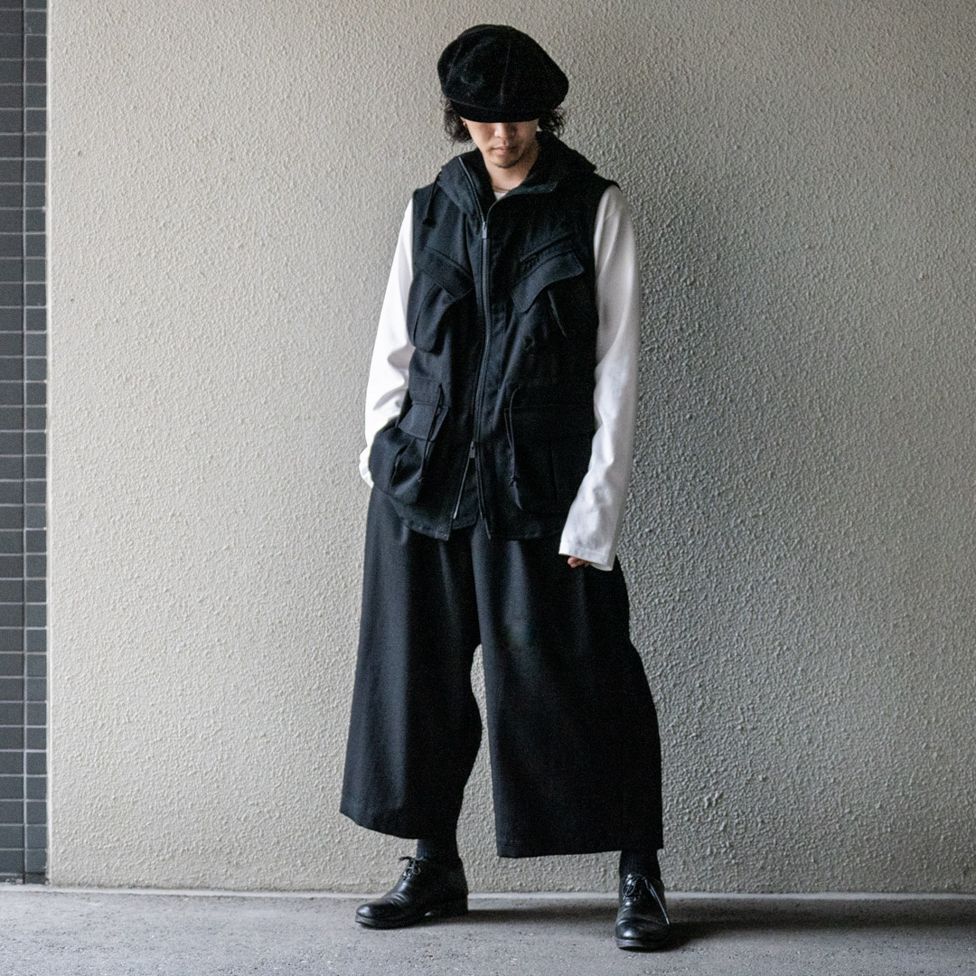 Yohji Yamamoto POUR HOMME(ヨウジヤマモトプールオム)のyohji yamamoto 22AW Military Hood Vest メンズのジャケット/アウター(その他)の商品写真