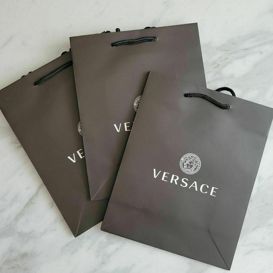 VERSACE(ヴェルサーチ)の☆即日発送☆　VERSACE ヴェルサーチ　ショップ袋　ショッパー メンズのファッション小物(折り財布)の商品写真