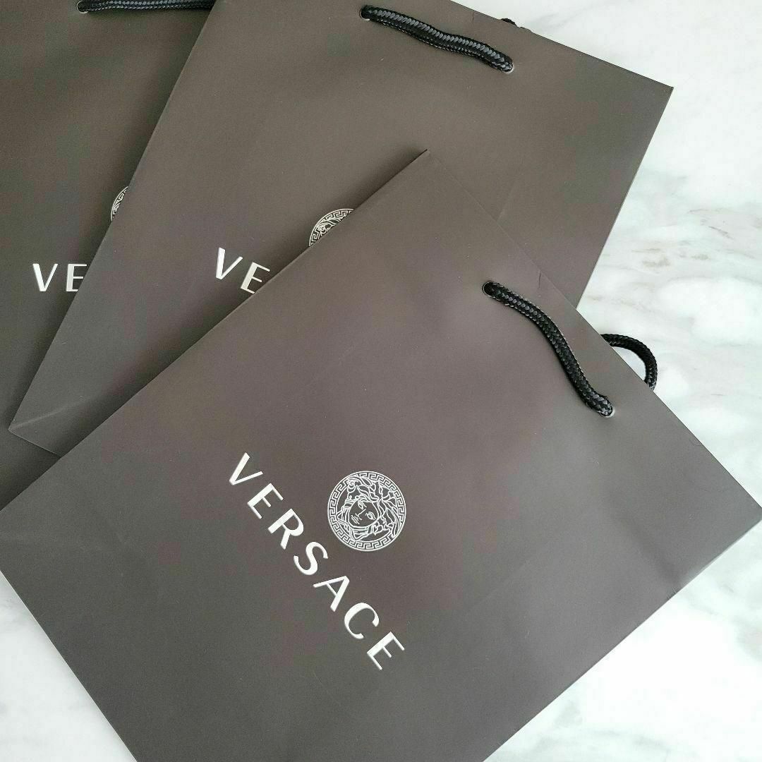VERSACE(ヴェルサーチ)の☆即日発送☆　VERSACE ヴェルサーチ　ショップ袋　ショッパー メンズのファッション小物(折り財布)の商品写真