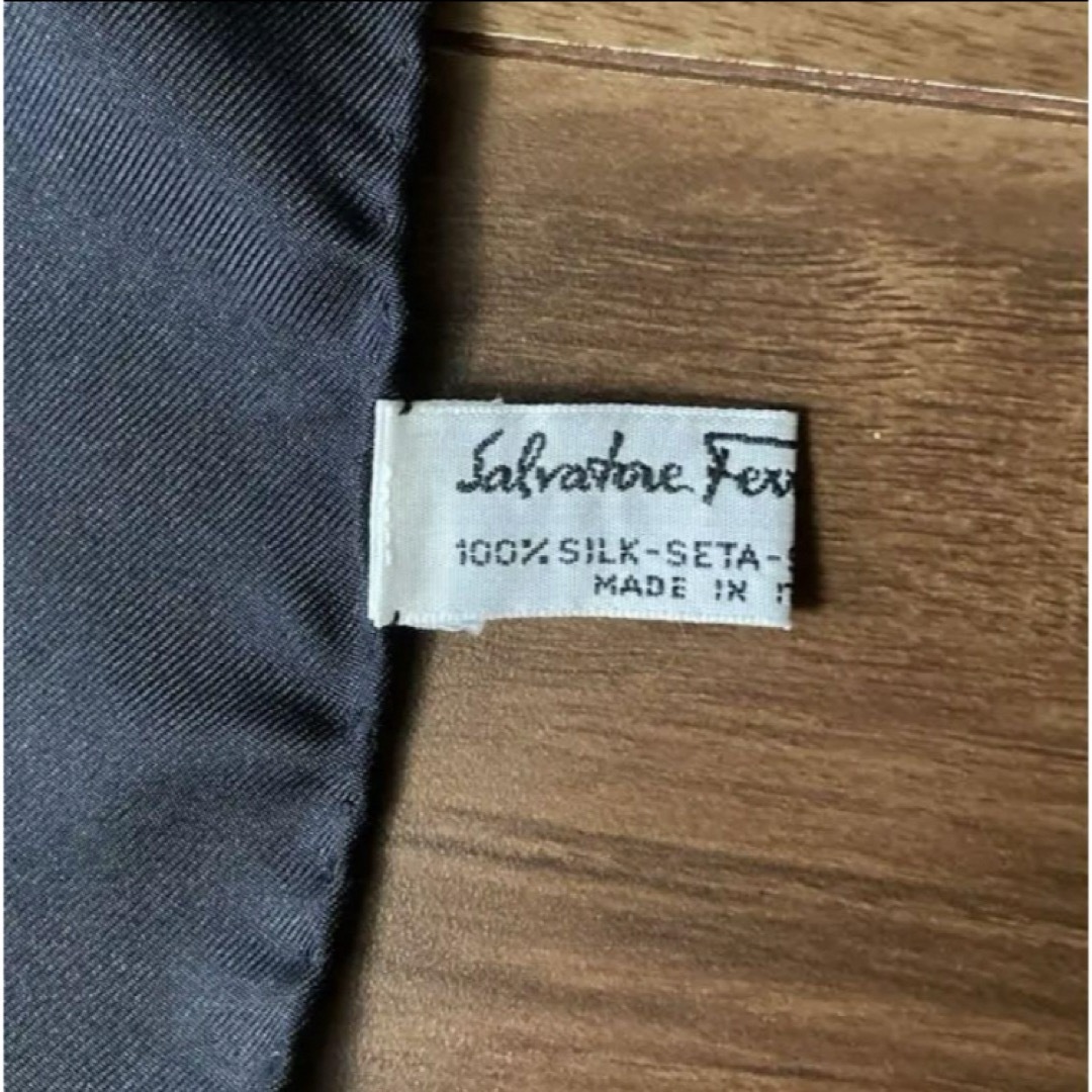 Salvatore Ferragamo(サルヴァトーレフェラガモ)の新品 サルバトーレ フェラガモ Salvatore Ferragamo スカーフ レディースのファッション小物(バンダナ/スカーフ)の商品写真