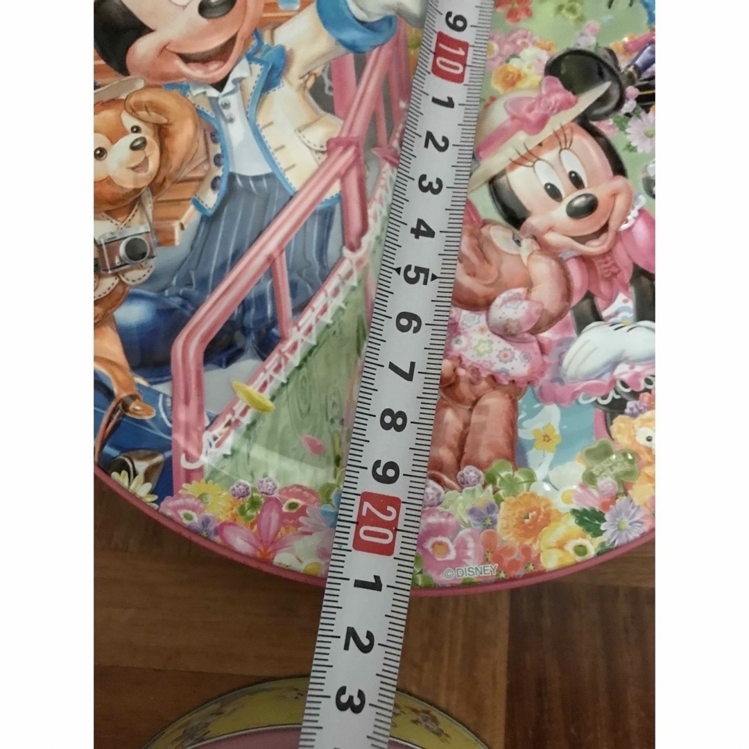 Disney(ディズニー)のディズニー　お菓子の空き缶　3種類セット 送料込み エンタメ/ホビーのおもちゃ/ぬいぐるみ(キャラクターグッズ)の商品写真