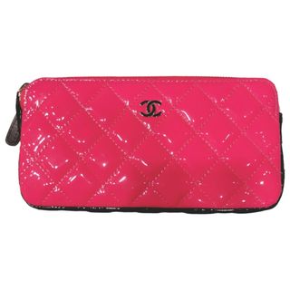 シャネル(CHANEL)の　シャネル CHANEL ココマークマトラッセチェーンウォレット A82527 ブラック/シルバー金具 パテントレザー レディース 長財布(財布)