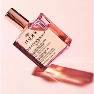 ニュクス(NUXE)の新品未使用✨️NUXE ニュクス プロディジュー 🌸フローラルオイル(ボディオイル)