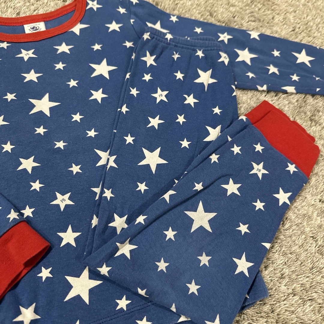 PETIT BATEAU(プチバトー)のプチバトー　星柄パジャマ キッズ/ベビー/マタニティのキッズ服男の子用(90cm~)(パジャマ)の商品写真