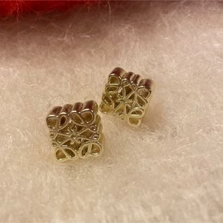 アナグラム スタッドピアス (ピアス)