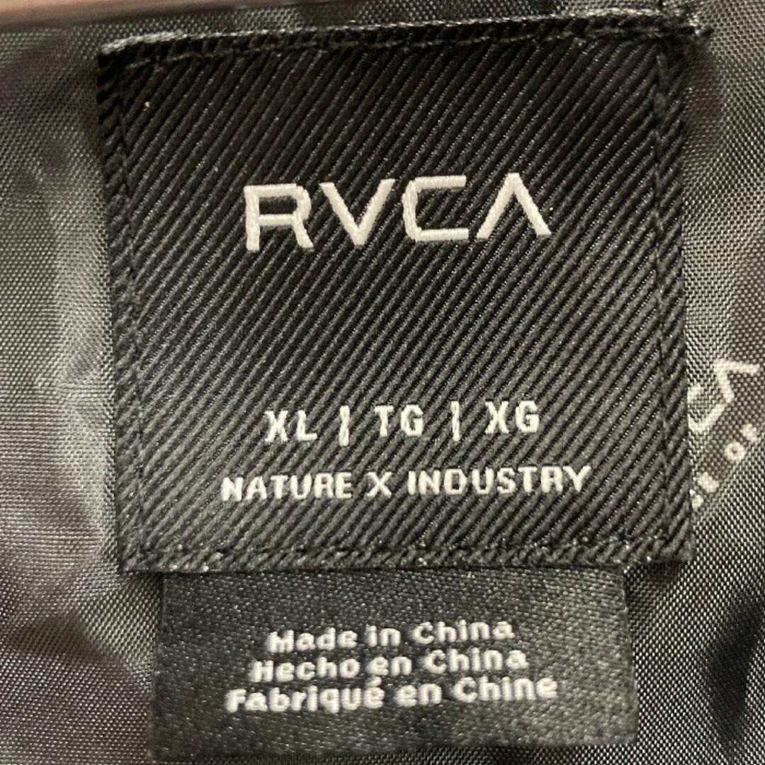 RVCA(ルーカ)の★RVCA ルーカ BB042767 CRUCIAL PUFFER HD JACKET 中綿ジャケット カモフラ カーキ sizeXL メンズのジャケット/アウター(ダウンジャケット)の商品写真