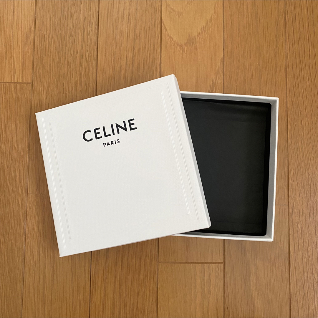celine(セリーヌ)の【美品】セリーヌ　CELINE ギフトボックス　ショップ袋　ギフト　プレゼント レディースのバッグ(ショップ袋)の商品写真