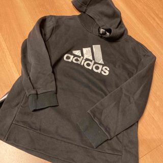 アディダス(adidas)のadidas キッズパーカー(Tシャツ/カットソー)