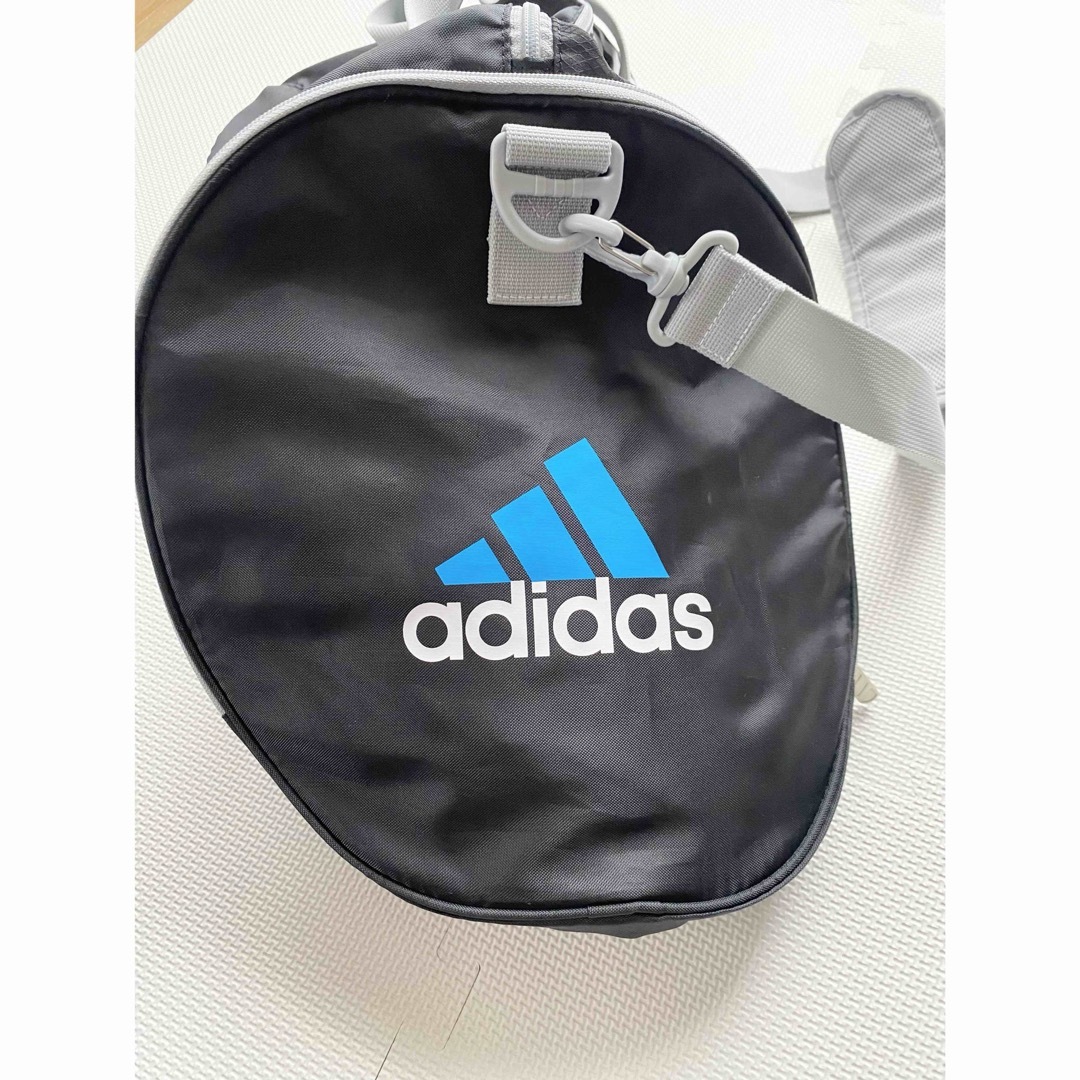 adidas(アディダス)のadidas アディダス　ボストンバッグ　遠征　修学旅行 インテリア/住まい/日用品の日用品/生活雑貨/旅行(旅行用品)の商品写真