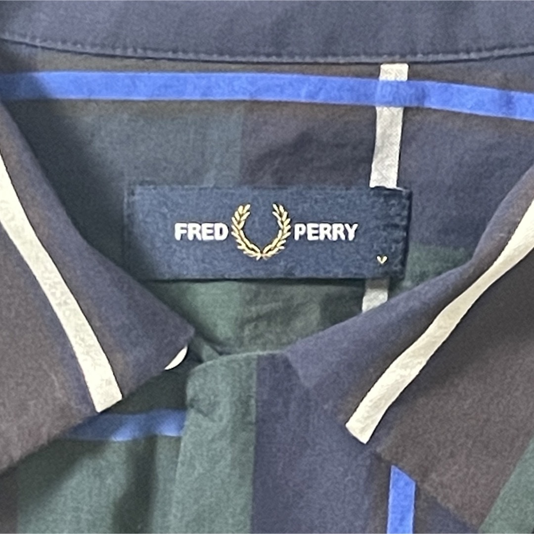 FRED PERRY(フレッドペリー)の激レア フレッドペリー FLED PERRYマルチカラーストライプシャツ L メンズのトップス(シャツ)の商品写真