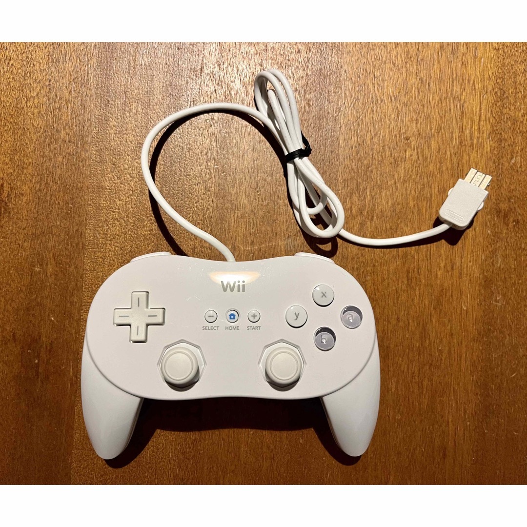 Wii(ウィー)のWii クラシックコントローラー PRO エンタメ/ホビーのゲームソフト/ゲーム機本体(その他)の商品写真