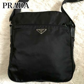 綺麗なダークグリーンですPRADA プラダ　ダークグリーン　斜め掛け　ショルダーバッグ　メンズ