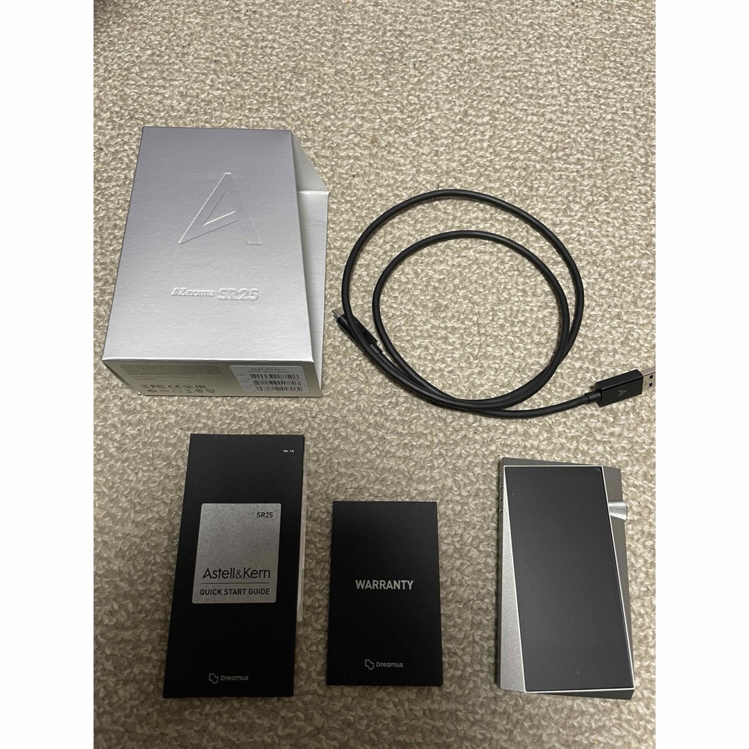 iriver(アイリバー)のAstell&Kern AK-SR25-MS 純正レザーケースセット スマホ/家電/カメラのオーディオ機器(ポータブルプレーヤー)の商品写真