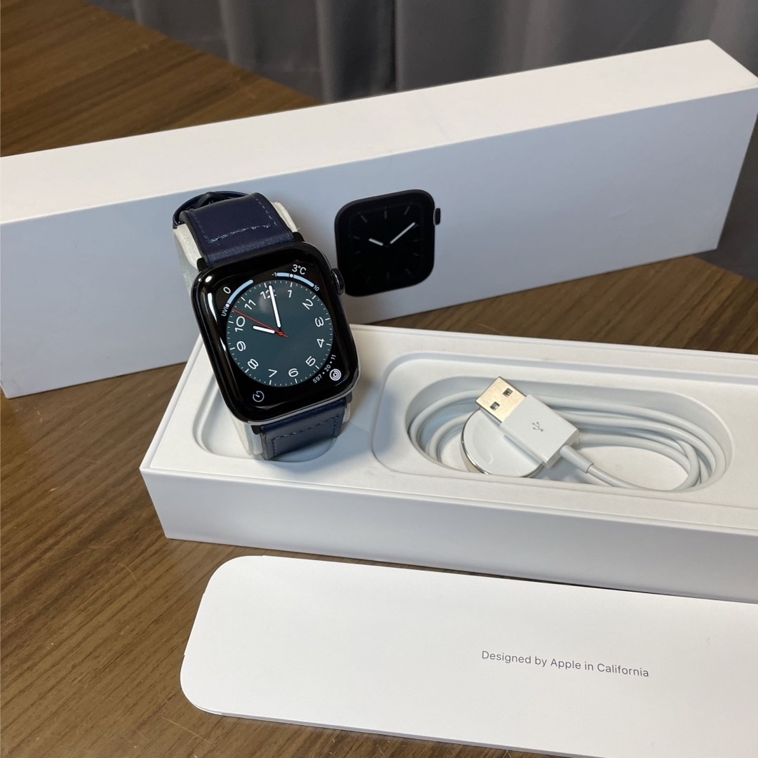 Apple Watch(アップルウォッチ)のApple Watch Series 5 44mm スペースブラックステンレス スマホ/家電/カメラのスマートフォン/携帯電話(その他)の商品写真