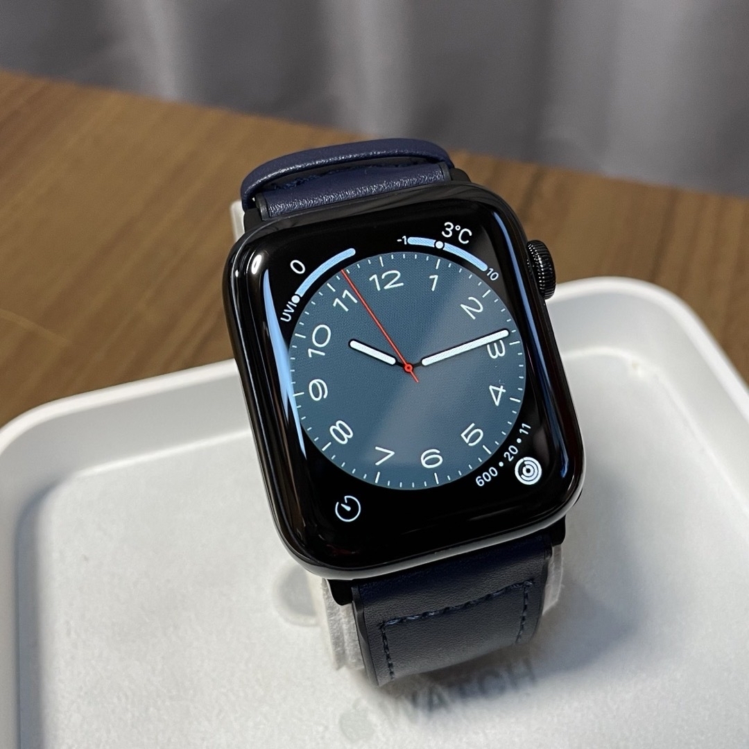 Apple Watch(アップルウォッチ)のApple Watch Series 5 44mm スペースブラックステンレス スマホ/家電/カメラのスマートフォン/携帯電話(その他)の商品写真