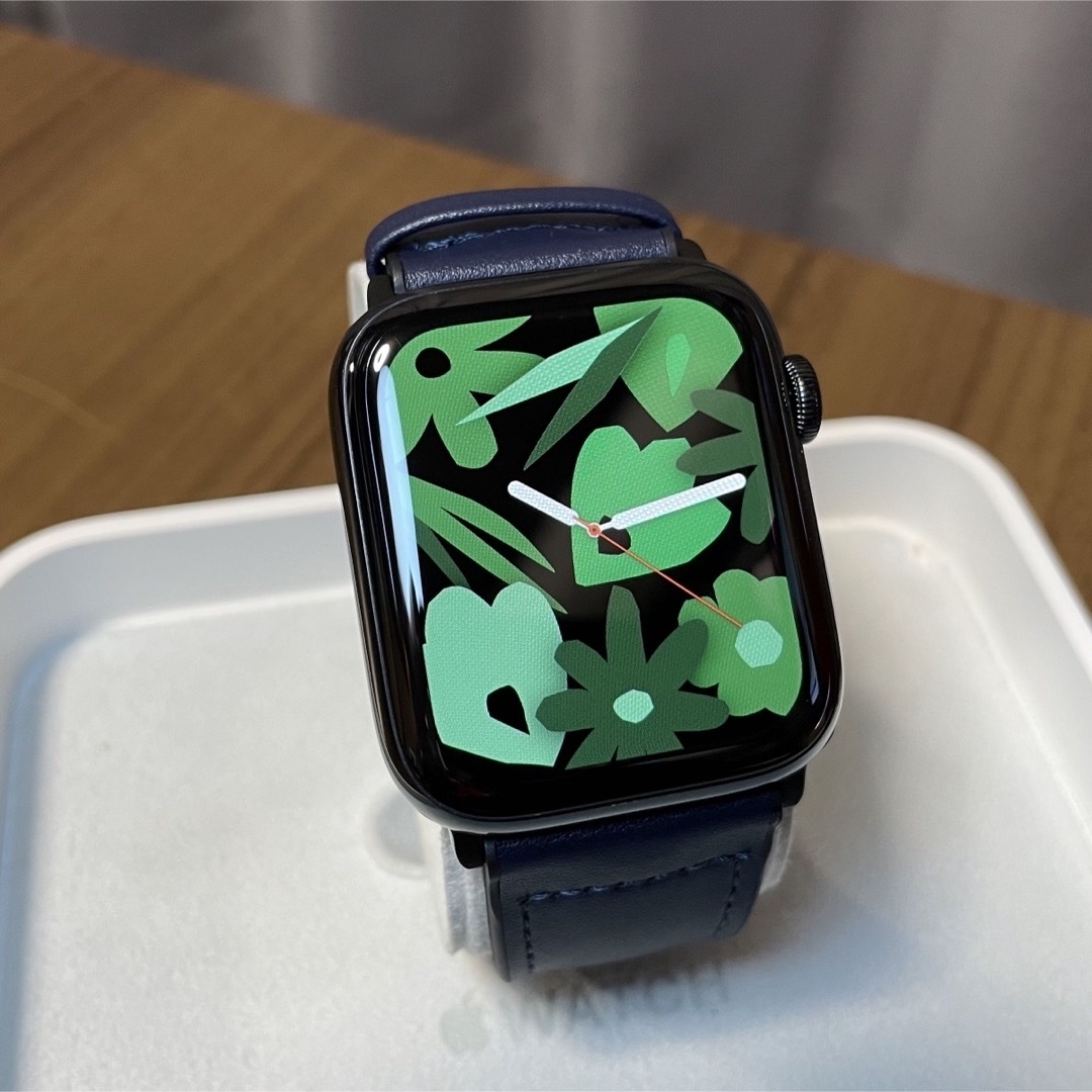 Apple Watch(アップルウォッチ)のApple Watch Series 5 44mm スペースブラックステンレス スマホ/家電/カメラのスマートフォン/携帯電話(その他)の商品写真