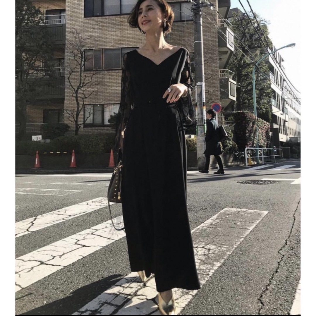 Ameri VINTAGE(アメリヴィンテージ)のアメリヴィンテージ　LACE SLEEVE REFINED DRESS レディースのフォーマル/ドレス(ロングドレス)の商品写真