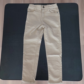 ニシマツヤ(西松屋)の西松屋 ベージュ色パンツ サイズ130(パンツ/スパッツ)