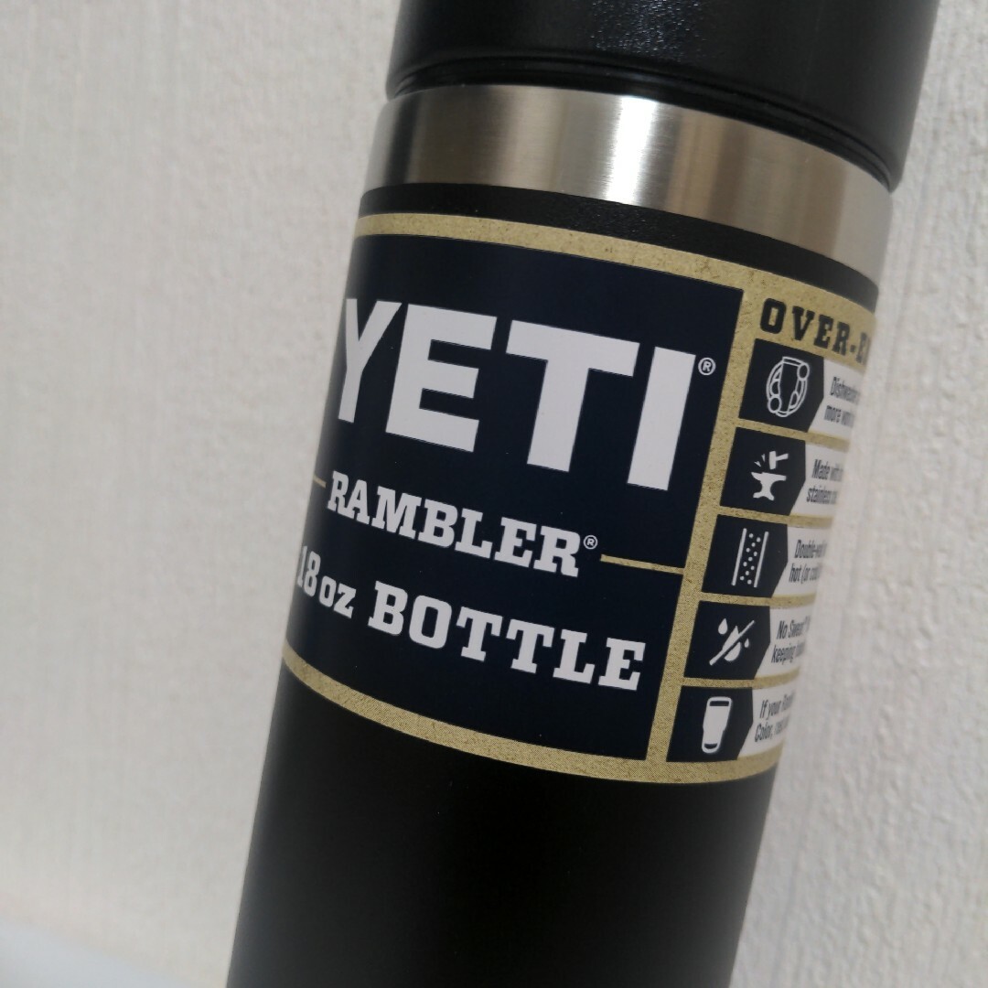 YETI(イエティ)のイエティ ランブラー 18oz ホットショット タンブラー ボトル ブラック スポーツ/アウトドアのアウトドア(その他)の商品写真