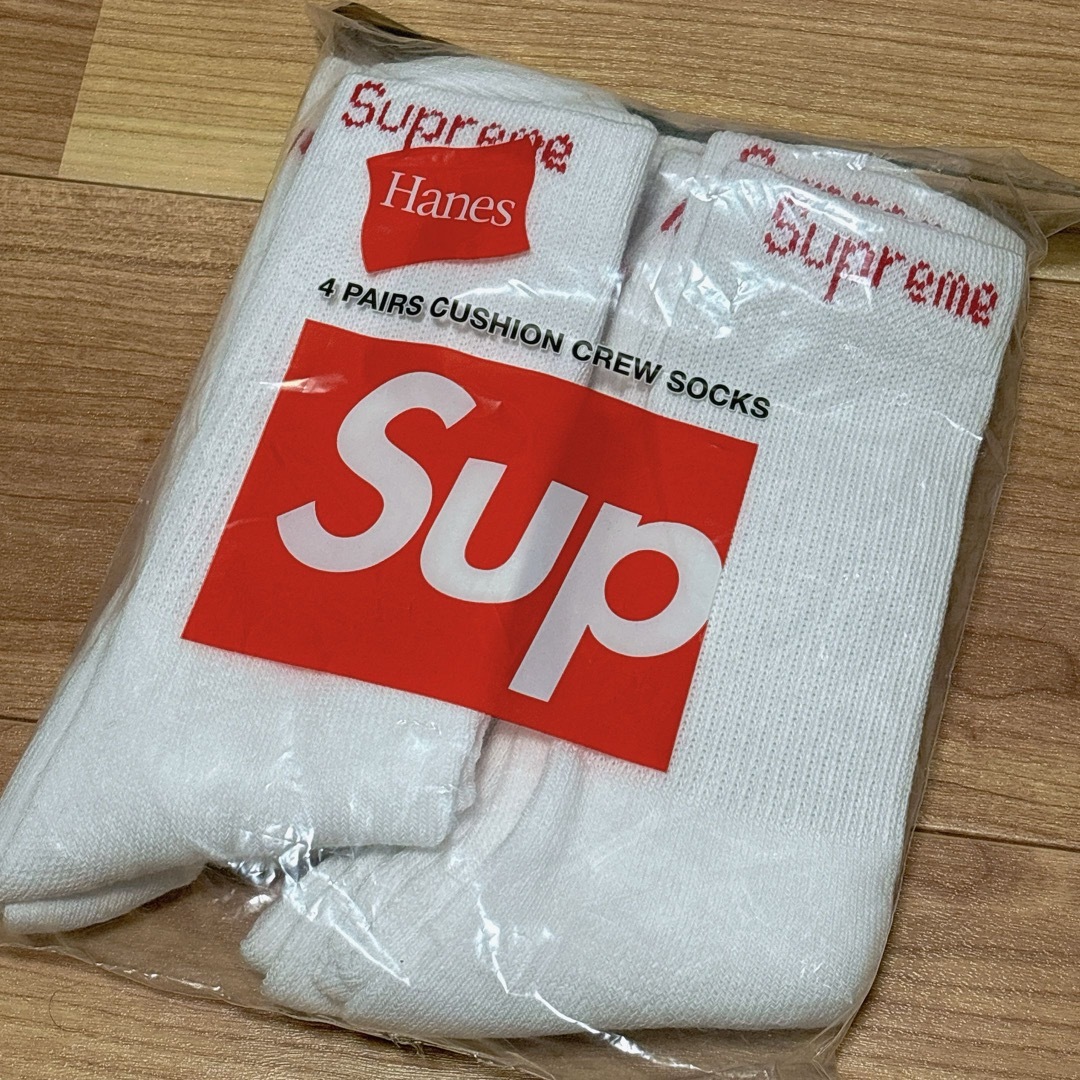 Supreme(シュプリーム)のsupremeソックス⭐︎４足組 メンズのレッグウェア(ソックス)の商品写真