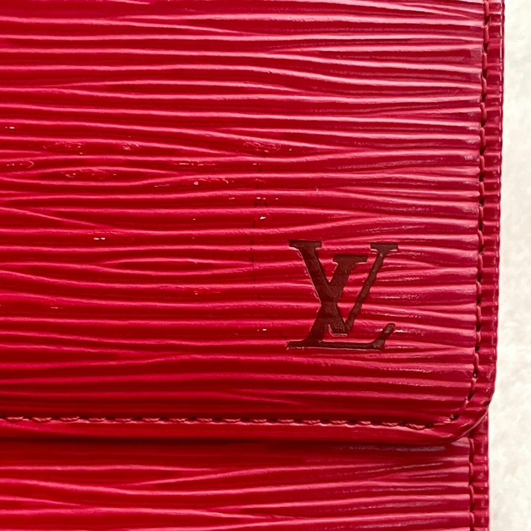 LOUIS VUITTON(ルイヴィトン)の【美品】 ルイヴィトン 長財布 エピ インターナショナル 三つ折り レッド レディースのファッション小物(財布)の商品写真