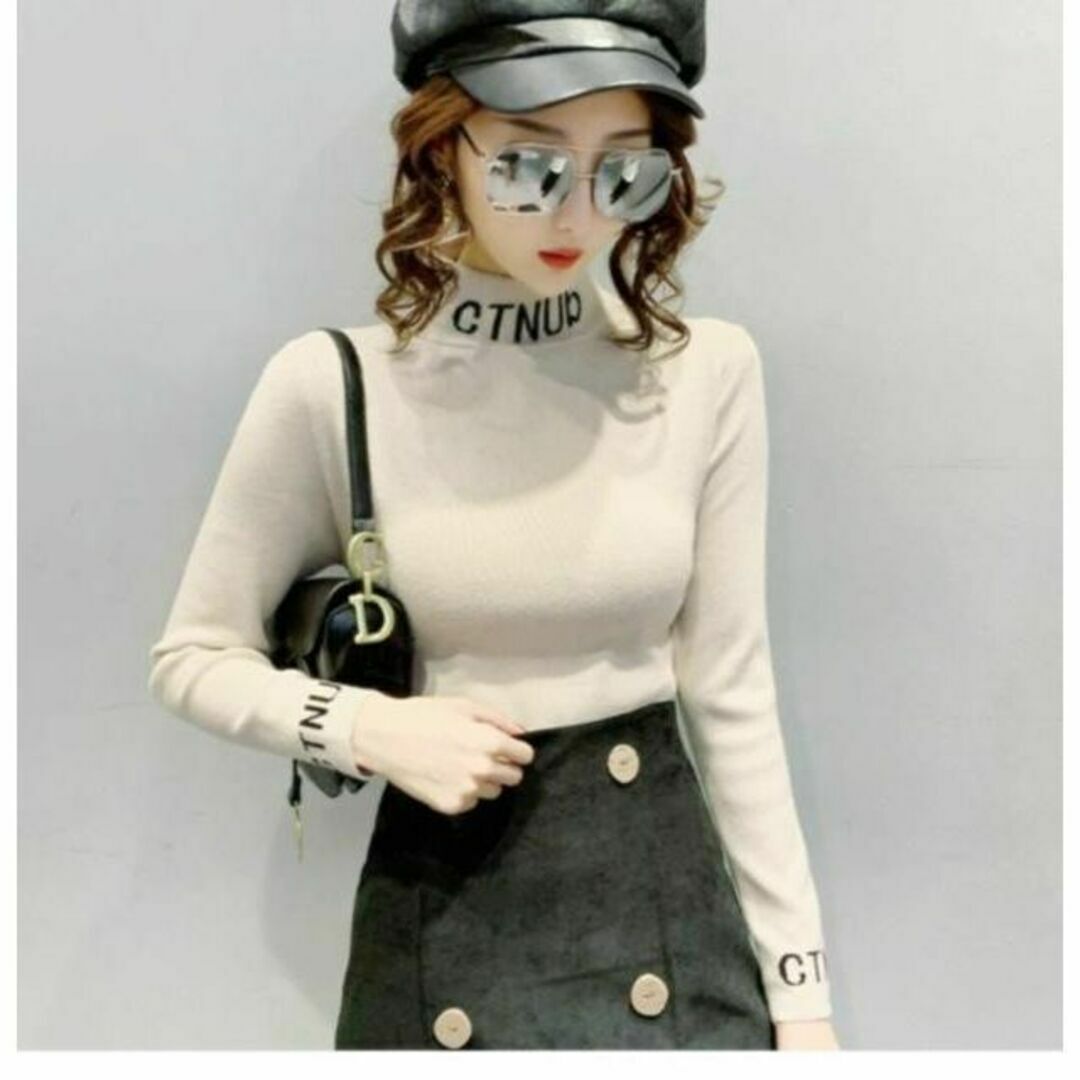 Lオフホワイト　かっこいいロゴがクール！タートルネックニット♡韓国　セーター レディースのトップス(ニット/セーター)の商品写真