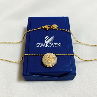スワロフスキー(SWAROVSKI)の【SWAROVSKI】ラインストーン丸型ペンダント ネックレス(ネックレス)