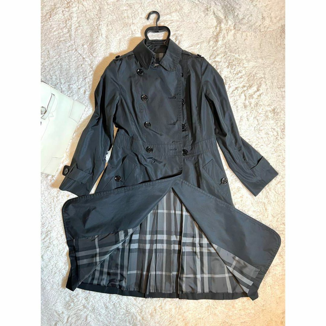 BURBERRY(バーバリー)の美品　BURBERRY バーバリーロンドン　トレンチ　ノバチェック　ブラック レディースのジャケット/アウター(トレンチコート)の商品写真