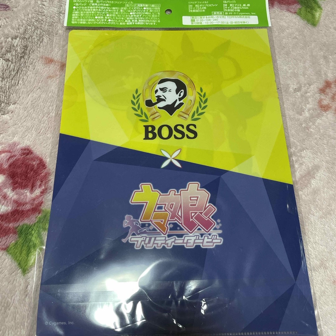 BOSS(ボス)のウマ娘 クリアファイル+缶バッジセット✨️ エンタメ/ホビーのアニメグッズ(クリアファイル)の商品写真