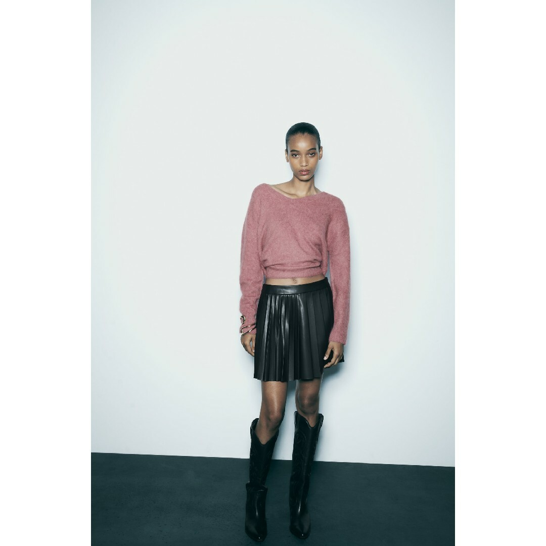 ZARA(ザラ)のZARA　フェイクレザー ミニスカート　Sスカート　ブラック レディースのスカート(ミニスカート)の商品写真