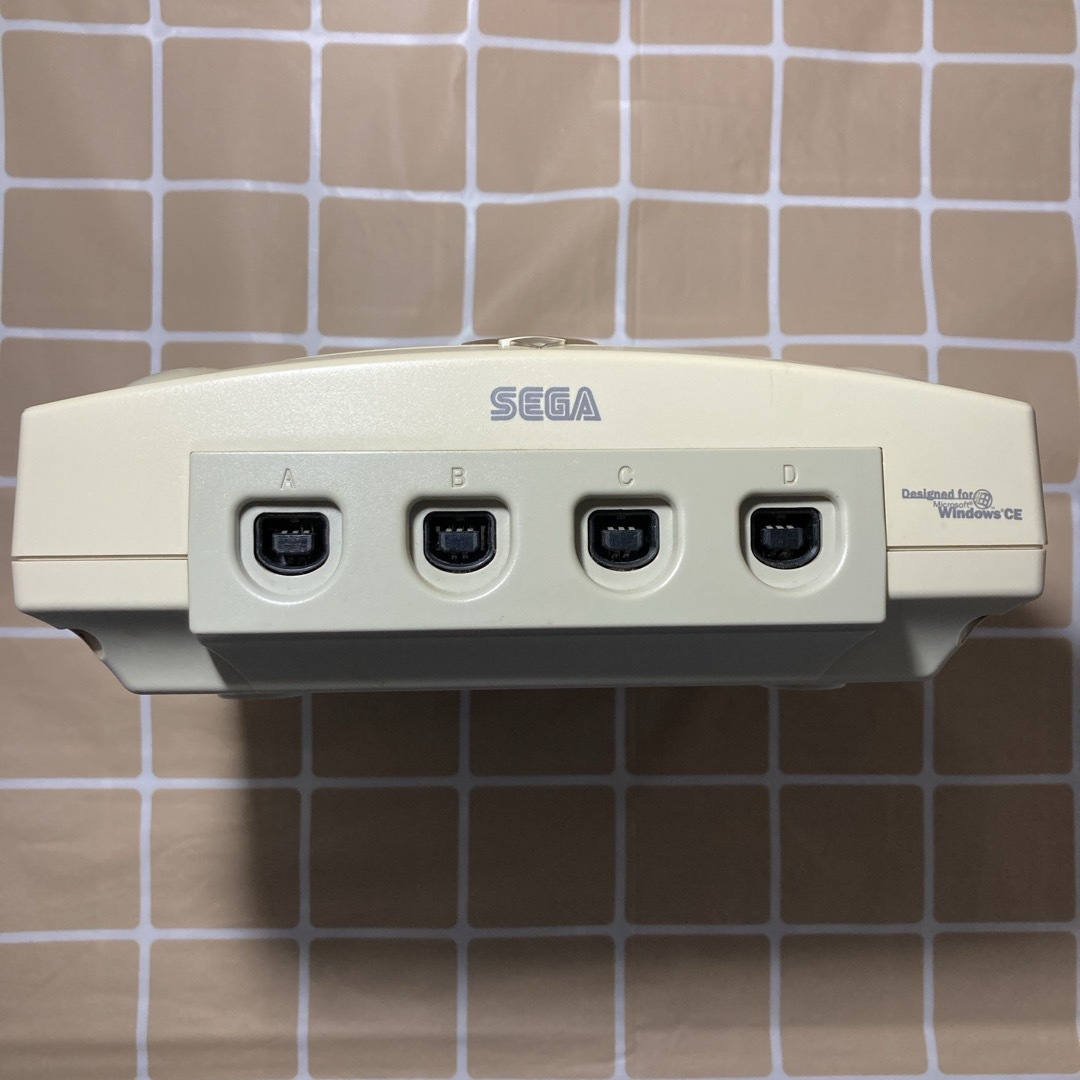 SEGA(セガ)の【ジャンク品】ドリームキャスト本体とAVケーブルと電源ケーブルのセット エンタメ/ホビーのゲームソフト/ゲーム機本体(家庭用ゲーム機本体)の商品写真