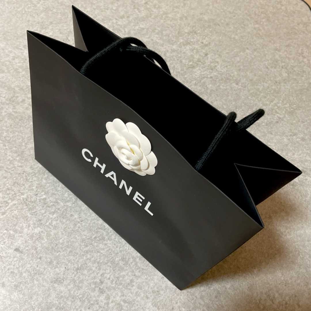 CHANEL(シャネル)のCHANEL  ショップ袋　カメリア付き レディースのバッグ(ショップ袋)の商品写真