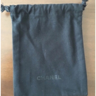 シャネル(CHANEL)のシャネル　CHANEL ポーチ　巾着　ブラック　黒　袋(ポーチ)