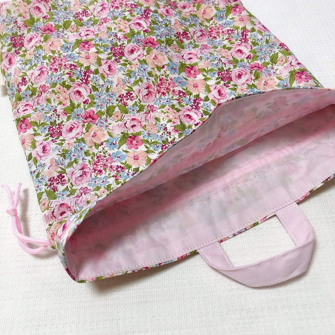 (425)引っかけやすい巾着袋* 花柄ピンク ハンドメイドのキッズ/ベビー(外出用品)の商品写真